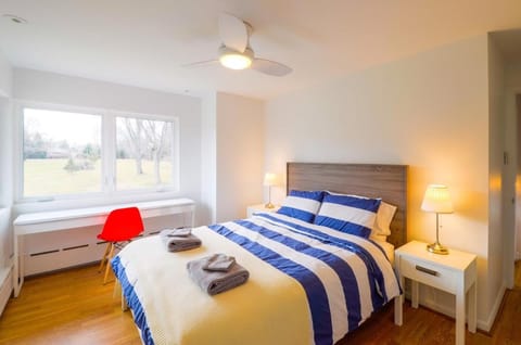 Secluded Lake Retreat - Private Beach, Pier & Fire Pit House in Fox Lake