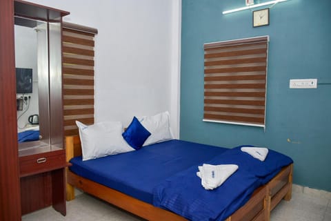 Bed, TV and multimedia, Photo of the whole room, Bedroom, air conditioner