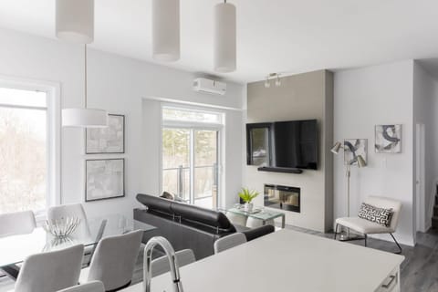 TV and multimedia, Living room, Seating area