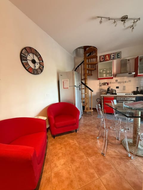 Kitchen or kitchenette, Living room, Dining area, pet friendly, stove