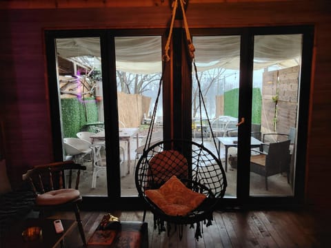 Zmajevo Gnezdo II Water House Villa in Belgrade