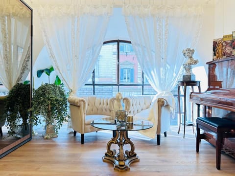 Living room, Photo of the whole room, Seating area