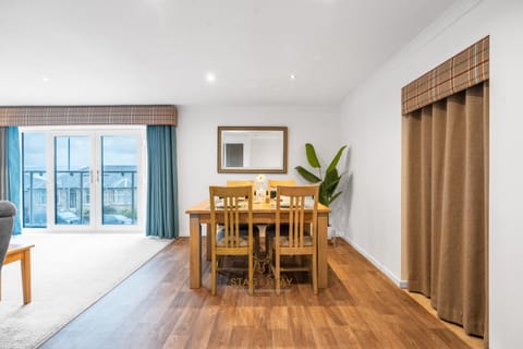 Seating area, Dining area, River view