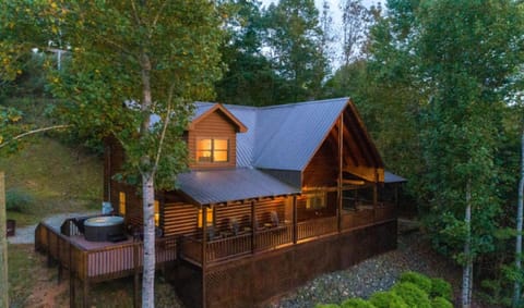 Property building, Natural landscape, Hot Tub