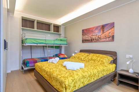 Bed, Photo of the whole room, Bedroom, bunk bed, towels