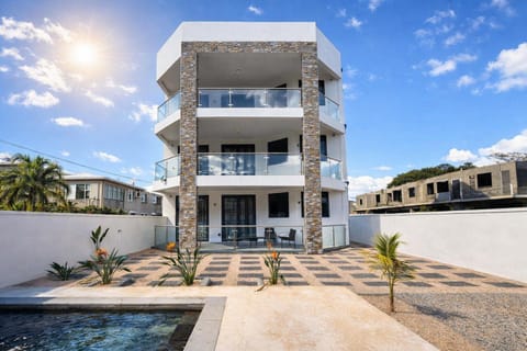 Property building, Swimming pool