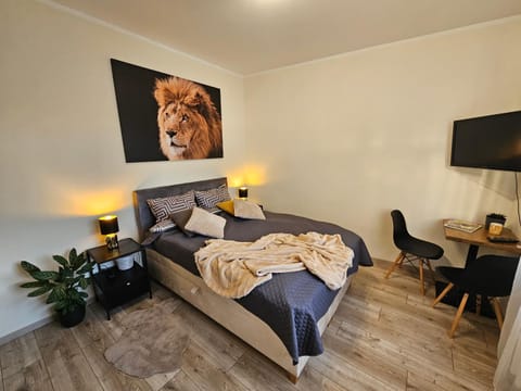 TV and multimedia, Living room, Bedroom