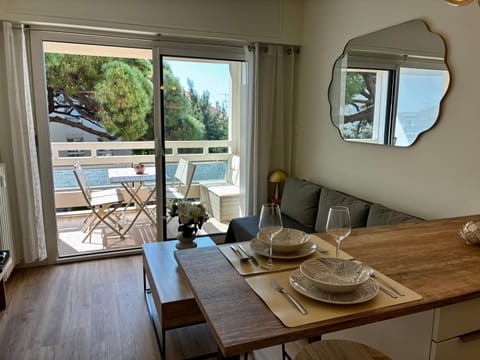 Patio, View (from property/room), Balcony/Terrace, Living room, Dining area