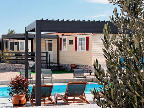 Balcony/Terrace, Swimming pool