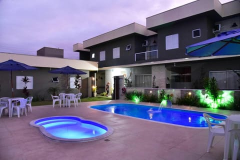 Patio, Day, Swimming pool, sunbed