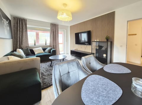Communal lounge/ TV room, TV and multimedia, Living room