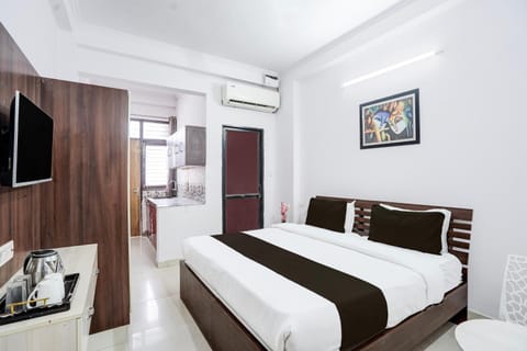 Helo Stay Vivek Vihar Metro Station Hotel in Jaipur