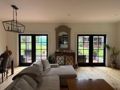 Charming Victoria Character Home-Pet Friendly Villa in Vancouver Island