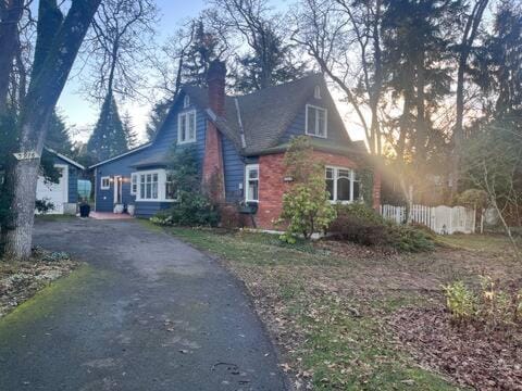 Charming Victoria Character Home-Pet Friendly Villa in Vancouver Island