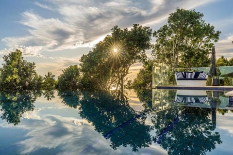 Swimming pool, Sunrise