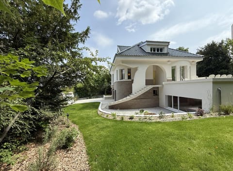 Property building, Day, Natural landscape, Garden