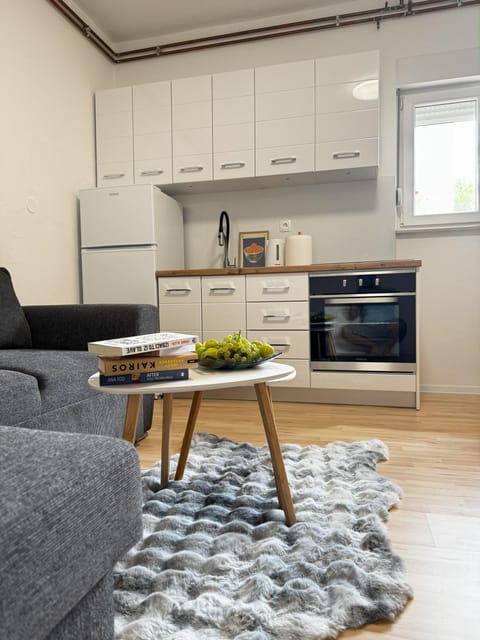 Kitchen or kitchenette, Living room