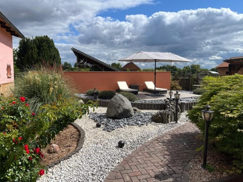 Garden, Seating area