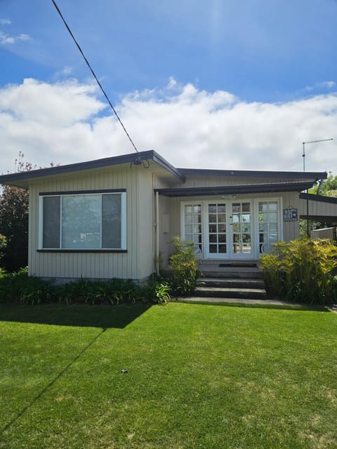 Port Sorell Beach Shack House in Port Sorell