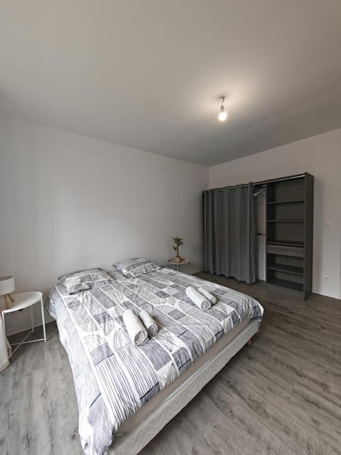 Bed, Bedroom, wardrobe