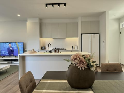 Living room, Seating area, Dining area, kitchen