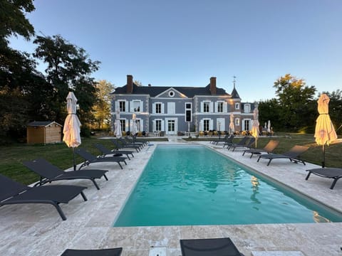 Property building, Garden, Garden view, Pool view, Swimming pool