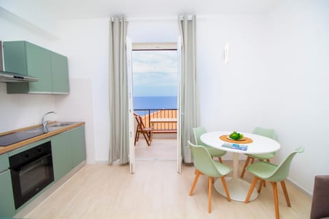 View (from property/room), Balcony/Terrace, Living room, kitchen