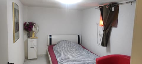 Zimmer 2 Phòng trọ trái chung nhau buồng tắm và nhà vệ sinh Bed and Breakfast in Mainz