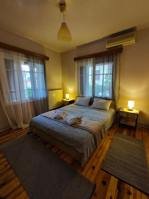 Bed, Photo of the whole room, Bedroom, towels, air conditioner