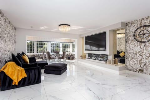 No22 Shalloch House - Donnini Apartments House in Ayr