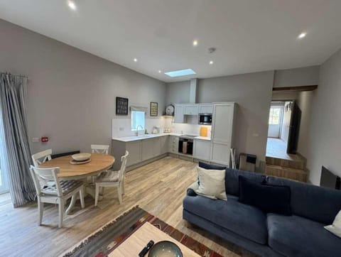 Number 7 - The Old Dairy Clevedon Apartment in Wales