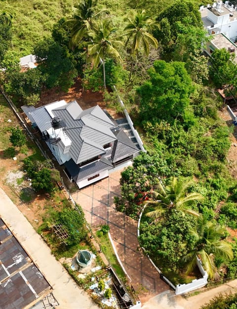 Property building, Area and facilities, Area and facilities