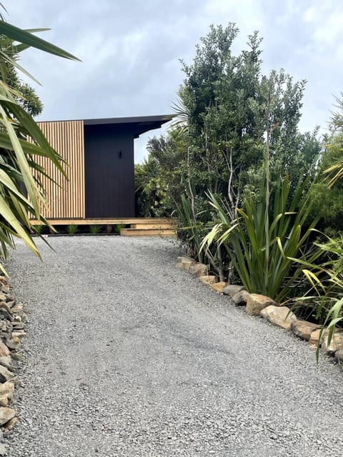 Whare Totahi Apartment in Raglan