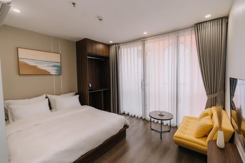 Bed, Living room, Photo of the whole room, Seating area, Bedroom, wardrobe