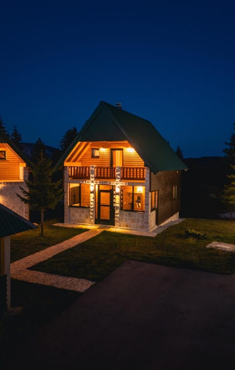 Villas Hidden Paradise House in Montenegro