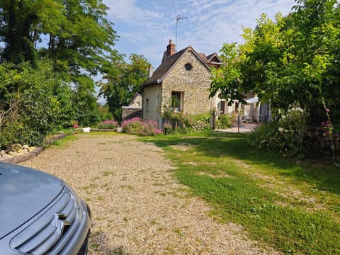 Gîte Madrelle House in Centre-Val de Loire