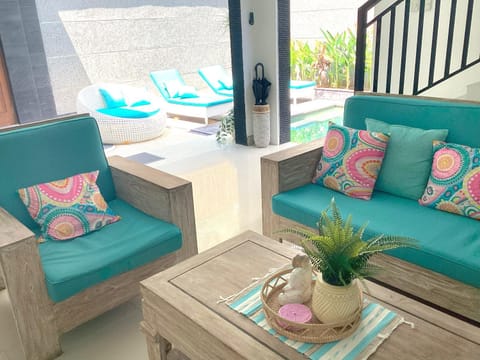 Living room, Pool view, sunbed