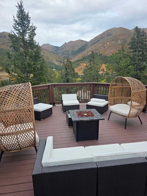 4 Bdrm Amazing Veiws House in Cascade-Chipita Park