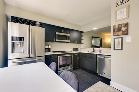 4 Mi to IAH Suburban Houston Townhome House in Humble