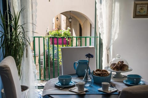 Decorative detail, Dining area