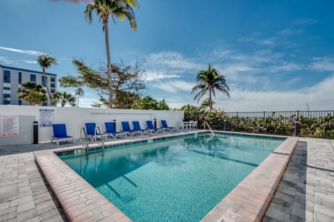 Beach Villas #203 House in Estero Island