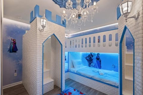 2540HS 6Bedrooms Disney Villa Sleeps 20 with Pool & Spa House in Windsor Hills