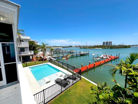 937 Prescott House in San Carlos Island