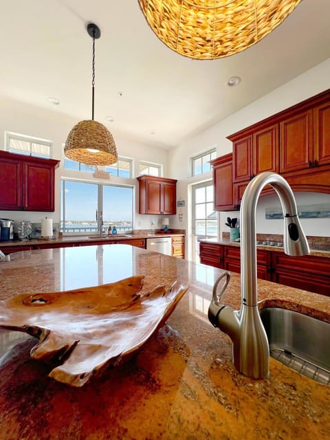 937 Prescott House in San Carlos Island