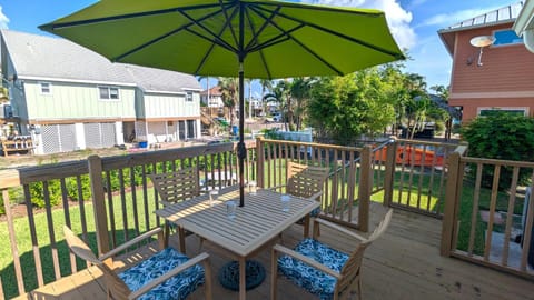 Patio, Day, View (from property/room), Balcony/Terrace, Dining area