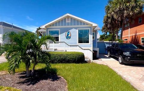 213 Ohio House in Estero Island