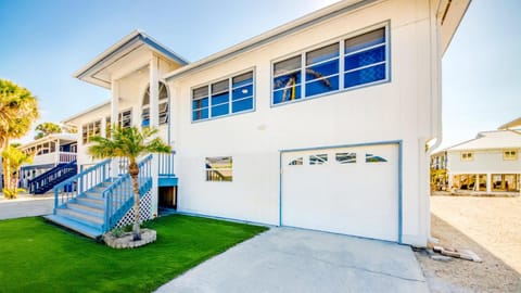 190 Anchorage Complex House in Estero Island