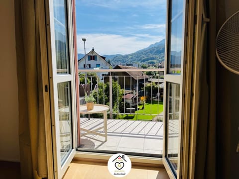 Balcony/Terrace, Mountain view