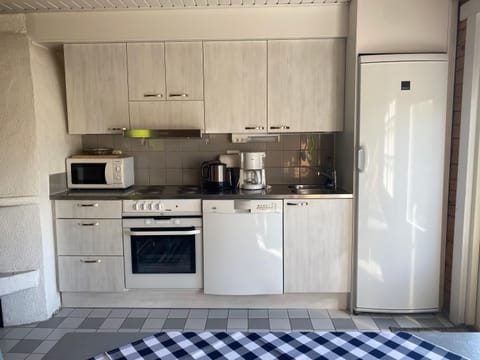 dishwasher, minibar, pet friendly, toaster, kitchen