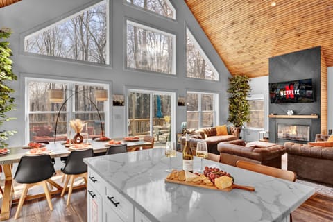 TV and multimedia, View (from property/room), Kitchen or kitchenette, Photo of the whole room